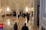 Senatoarea AUR Diana Șoșoacă, fără mască, dar cu ie la reuniunea Parlamentului
