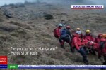 Turist căzut într-o râpă, salvat după aproape o zi. Salvamontiștii au rămas blocați