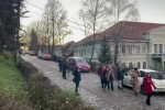Un perete al internatului unui liceu din Harghita s-a prăbuşit. Trei elevi au fost scoși de sub dărâmături. FOTO