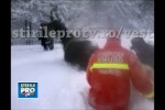 Salvarea de la munte. Operatiune spectaculoasa a pompierilor si paramedicilor intr-un sat izolat