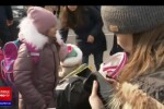 Sute de voluntari de la vama Siret au făcut un culoar de sprijin pentru refugiații din Ucraina
