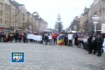Protestatarii au legat o hora in centrul Timisoarei