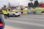 O mașină de poliție a lovit două fete în București
