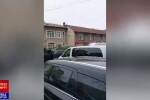 Femeie amenințată cu moartea de un fost polițist, în București. Agresorul s-a baricadat în casă