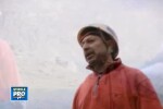 IMAGINILE ZILEI. Un om de stiinta intra intr-un vulcan, unde risca sa fie topit de lava