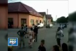 Un barbat din Brasov si-a ucis iubita insarcinata si a iesit pe strada cu arma, ranind alte persoane