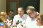 Victor Ponta, la iesirea din sediul DNA: Mi-ati rupt carja