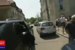 VIDEO. Violențe la DNA, unde a ajuns Liviu Dragnea. Câțiva tineri au dat cu pumnii