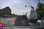 Accident grav în București. Roțile unui tramvai au zburat de sub vagon. 11 persoane au fost rănite. 6 ambulanțe au intervenit