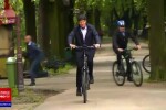 Iohannis, nemulțumit de situația pistelor de bicicletă: Prea puține, se stă mult la semafor