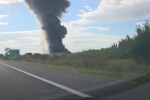 Incendiu violent la un depozit de pe A1, lângă București. A fost emis un mesaj RO-Alert pentru mai multe localități. VIDEO