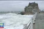 Valuri de 4 metri pe litoral. Toate porturile din Constanta au fost inchise