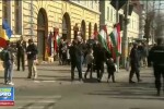 Maghiarii defileaza in costume populare, in Transilvania. Noua Dreapta marsaluieste impotriva extremismului maghiar
