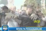 Pensionarii s-au imbrancit cu jandarmii si cativa au ajuns la spital