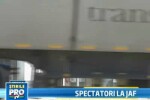 Un politist si un jandarm, spectatori la un jaf. Priveau cum o casiera e amenintata cu un cutit