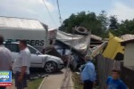 Accident teribil pe DN2, in Movilita. Un camion a intrat in plin intr-o terasa din localitate. VIDEO si FOTO