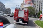 Incendiu puternic în București. Un imobil a luat foc în spatele magazinului Cocor