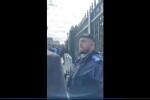 Momentul în care liderul deputaţilor UDMR, Csoma Botond, este fugărit de protestatarii AUR: ”Au zis: Luaţi-i gâtul!