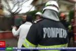 Trei case, distruse într-un incendiu în Drobeta Turnu Severin. Localnicii acuză pompierii că au venit fără apă