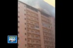 PRIMELE IMAGINI de la incendiul care distruge etajul 10 al unui bloc din Capitala