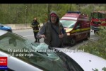 Accident grav în Defileul Jiului. Un șofer a murit după ce un bolovan a căzut de pe munte și a intrat prin parbriz