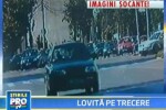 Nici zebrele nu mai sunt sigure pentru pietoni! Lovita de masina pe trecere