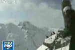 VIDEO: S-a filmat in timp ce era inghitit de avalansa!
