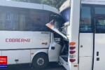 Un microbuz a intrat în altul oprit, în București: Zece persoane au ajuns la spital