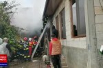 Incendiu la o casă din comuna Voinești. Un bărbat nevăzător și cu picioarele amputate a murit carbonizat VIDEO