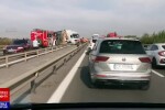 Carambol pe A1, în Ciorogârla. Două TIR-uri și două mașini sunt implicate în accident. Surse: Două persoane au murit
