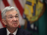 Fed menține neschimbată dobânda de politică monetară, în ciuda presiunilor exercitate de Trump