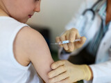O comisie din Marea Britanie nu recomandă vaccinarea împotriva Covid-19 a copiilor cu vârste cuprinse între 12 şi 15 ani