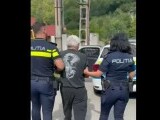 Policistka v Timišu prijela moškega, ki je s kuhinjskim nožem lovil svojo ženo