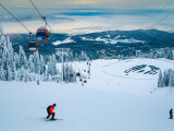 Bulgaria se laudă cu unele dintre cele mai mici prețuri la schi din Europa. Prețul pentru un skipass în marile stațiuni