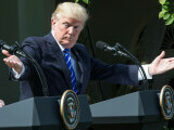 Donald Trump a anunțat că „vrea” să elibereze către public dosarul Epstein, dar ceva îl oprește