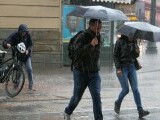 Vremea azi, 30 iulie. Zonele în care plouă cu intensificări ale vântului, grindină și descărcări electrice