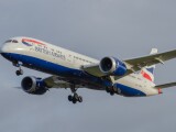 Letalo British Airways zaradi zastrupitve s plinom zasilno pristalo v Bukarešti