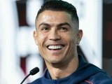 Cristiano Ronaldo a devenit primul jucător de fotbal miliardar din lume. Celebrul sportiv a abandonat şcoala la 14 ani