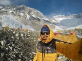 Un alpinist român a cucerit vârful Everest. Ascensiunea a durat aproape 12 ore