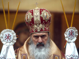 Teodosie Snagoveanu:„Dacă se împărtăşesc 100.000 de oameni cu aceeaşi linguriţă, nimeni nu se contaminează”