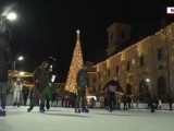Târgurile de Crăciun din Sibiu și Craiova, gata de deschidere: decoruri de poveste, roată panoramică și „ninsoare” de lumini