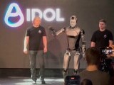 Rușii și-au prezentat primul robot umanoid, dar s-au făcut de râs în doar 15 secunde. Ce a făcut robotul pe scenă | Video