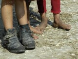 Raport Salvaţi Copiii: Mai mult de o treime dintre copiii români trăiau în risc de sărăcie în 2024