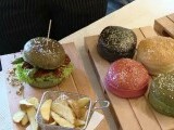 Noi reguli pentru produsele vegetale. UE interzice denumiri precum "friptură", "cârnat", "burger", dacă nu au carne
