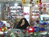 Momentul exploziei devastatoare din Rahova a fost surprins de o cameră de supraveghere dintr-un magazin. VIDEO