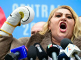 Diana Șoșoacă na zaslišanju zaradi propagande legionarstva v Romuniji