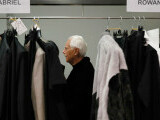 Cine a fost Giorgio Armani. Viața legendarului creator de modă Italian, în imagini | FOTO