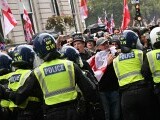 26 de polițiști au fost răniți la protestul lui Tommy Robinson din Londra. 25 de persoane au fost arestate. GALERIE FOTO