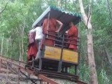 Carnagiu în Sri Lanka. Călugări, inclusiv din România, au murit într-un accident de funicular
