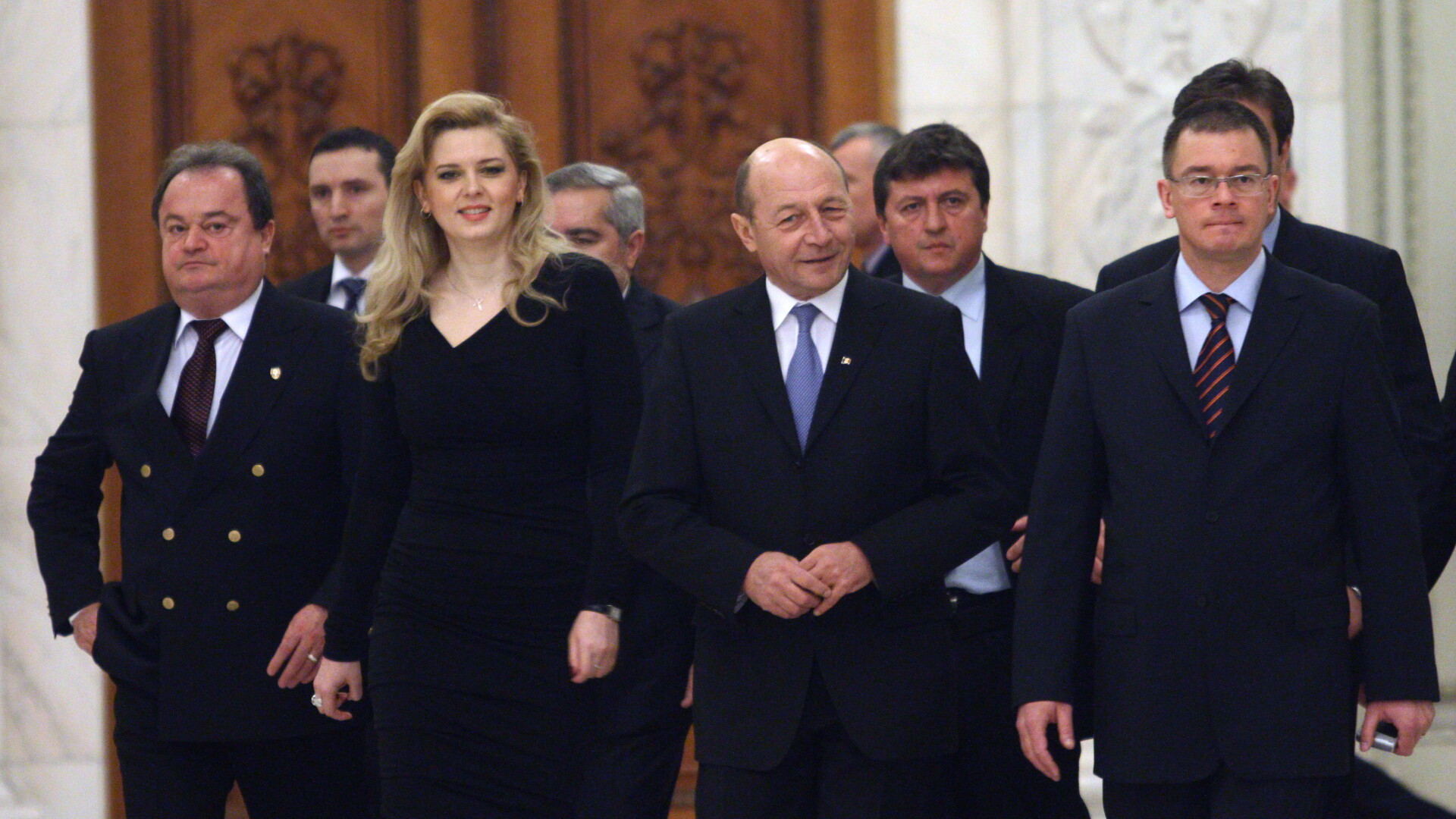 Traian Basescu, Mihai Razvan Ungureanu si membri ai PDL